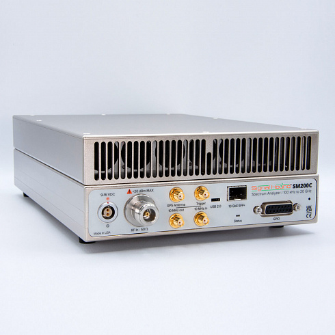 Анализатор спектра реального времени с подключением 10GbE Signal Hound SM200C